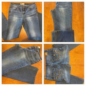 LEI- Size 13 long flare jeans. 
Great preowned condition.